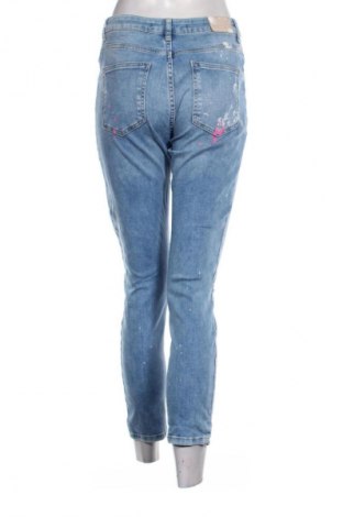 Дамски дънки Bershka, Размер S, Цвят Син, Цена 27,69 €