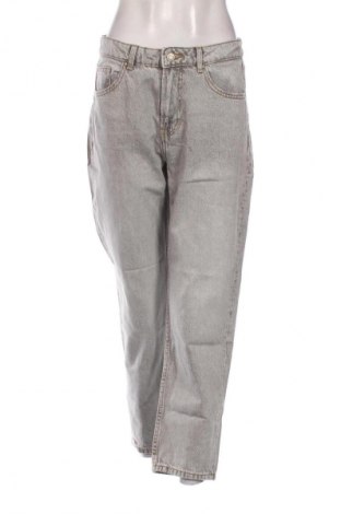 Női farmernadrág Bershka, Méret L, Szín Szürke, Ár 6 167 Ft