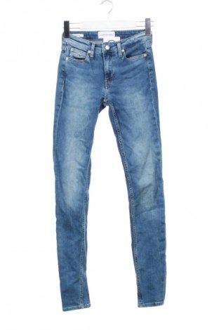 Дамски дънки Calvin Klein Jeans, Размер XS, Цвят Син, Цена 24,54 €
