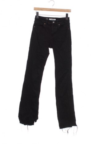 Damskie jeansy Mango, Rozmiar XS, Kolor Czarny, Cena 33,42 zł