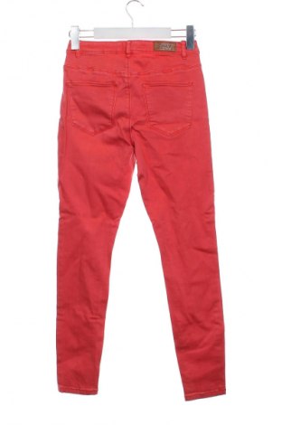Damskie jeansy ONLY, Rozmiar XS, Kolor Czerwony, Cena 27,40 zł