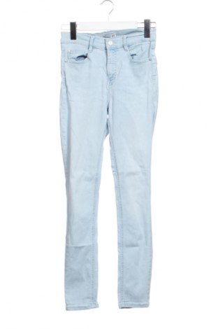 Damskie jeansy Pull&Bear, Rozmiar XS, Kolor Niebieski, Cena 10,99 zł