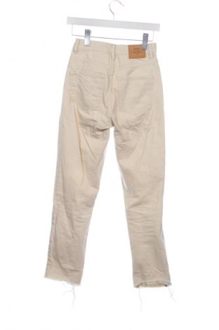 Дамски дънки Stradivarius, Размер XXS, Цвят Бежов, Цена 7,66 €