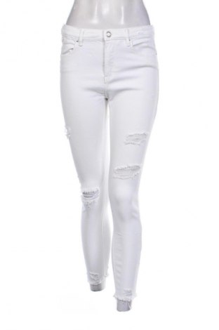 Damen Jeans Stradivarius, Größe M, Farbe Weiß, Preis € 16,29