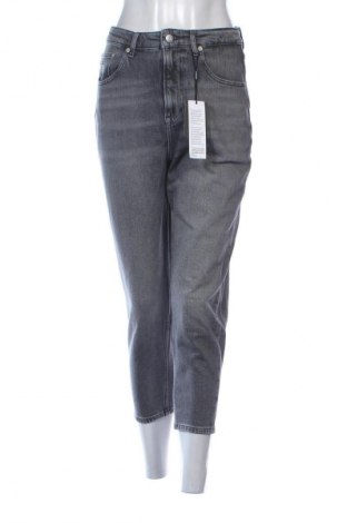 Дамски дънки Tommy Jeans, Размер S, Цвят Сив, Цена 89,47 €