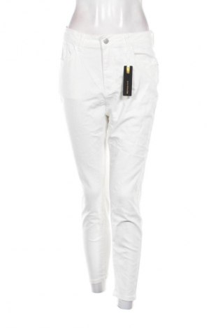 Дамски дънки Unbranded, Размер L, Цвят Бял, Цена 7,66 €