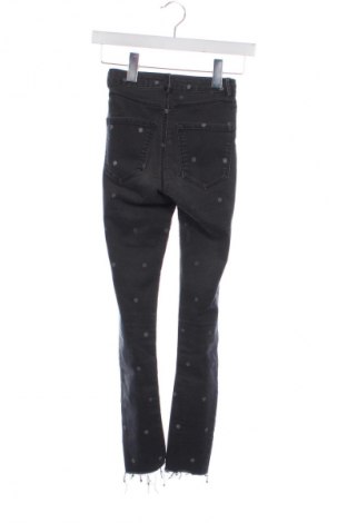Дамски дънки Zara, Размер XXS, Цвят Многоцветен, Цена 5,11 €