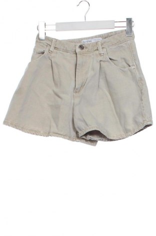 Дамски къс панталон Bershka, Размер XS, Цвят Екрю, Цена 6,13 €