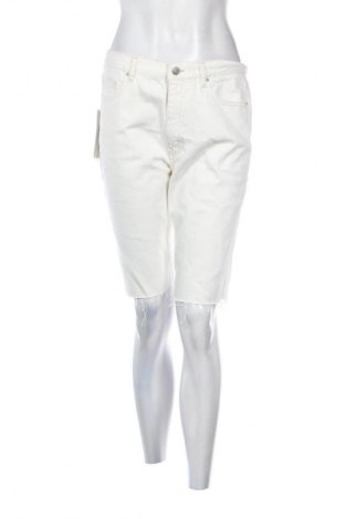 Γυναικείο κοντό παντελόνι Cross Jeans, Μέγεθος M, Χρώμα Λευκό, Τιμή 11,99 €