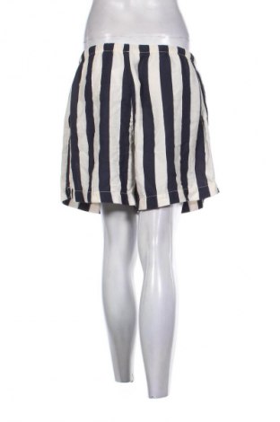Дамски къс панталон H&M, Размер M, Цвят Многоцветен, Цена 9,71 €