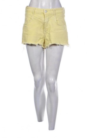 Pantaloni scurți de femei Mavi, Mărime M, Culoare Galben, Preț 29,99 Lei