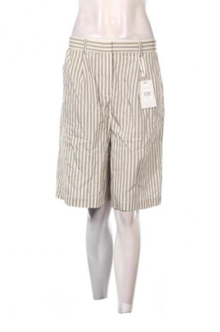Дамски къс панталон Tommy Hilfiger, Размер M, Цвят Многоцветен, Цена 112,48 €