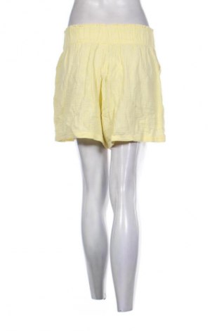 Дамски къс панталон Unbranded, Размер S, Цвят Жълт, Цена 9,20 €