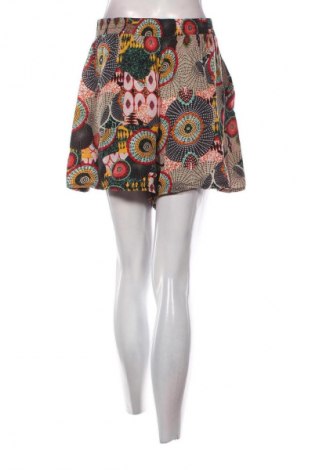 Дамски къс панталон Unbranded, Размер S, Цвят Многоцветен, Цена 9,20 €