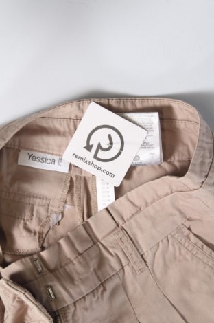 Дамски къс панталон Yessica, Размер S, Цвят Бежов, Цена 3,57 €