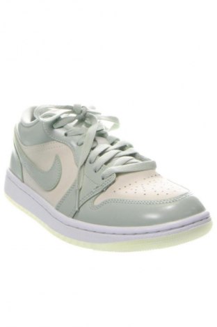 Дамски обувки Nike, Размер 40, Цвят Зелен, Цена 63,91 €