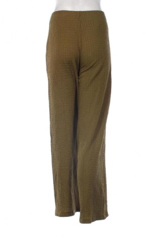 Дамски панталон Bershka, Размер S, Цвят Зелен, Цена 3,06 €