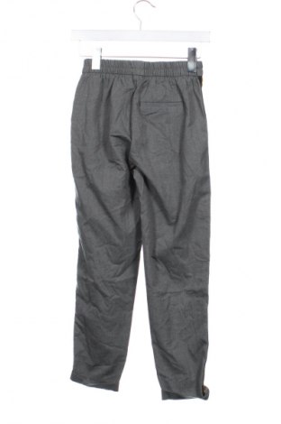 Dámské kalhoty  Bershka, Velikost XS, Barva Šedá, Cena  49,00 Kč