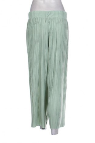 Дамски панталон Bershka, Размер M, Цвят Зелен, Цена 7,15 €