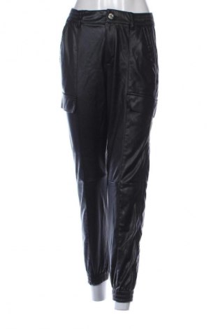 Dámské kalhoty  Bershka, Velikost S, Barva Černá, Cena  310,00 Kč