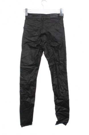 Γυναικείο παντελόνι Stradivarius, Μέγεθος XS, Χρώμα Μαύρο, Τιμή 6,99 €