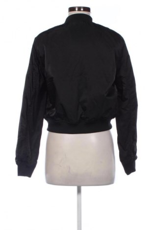 Kurtka damska Pull&Bear, Rozmiar M, Kolor Czarny, Cena 23,63 zł