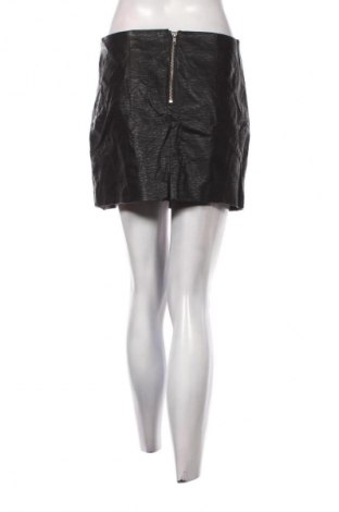 Кожена пола H&M Divided, Размер M, Цвят Черен, Цена 4,09 €