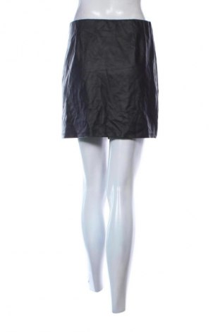 Кожена пола Sinsay, Размер M, Цвят Черен, Цена 4,09 €