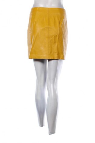 Skórzana spódnica Stradivarius, Rozmiar S, Kolor Żółty, Cena 82,99 zł