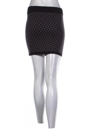 Пола Amisu, Размер M, Цвят Многоцветен, Цена 10,10 €