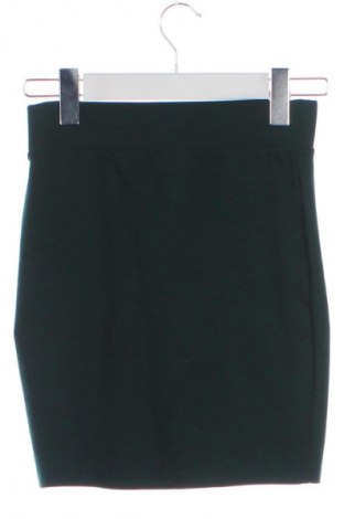 Пола Bershka, Размер XS, Цвят Зелен, Цена 8,69 €