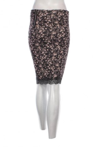 Sukně Bershka, Velikost S, Barva Vícebarevné, Cena  49,00 Kč