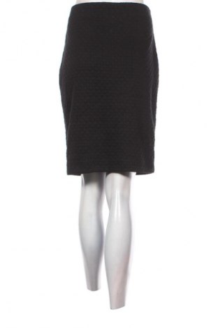 Пола Canda, Размер M, Цвят Черен, Цена 2,04 €