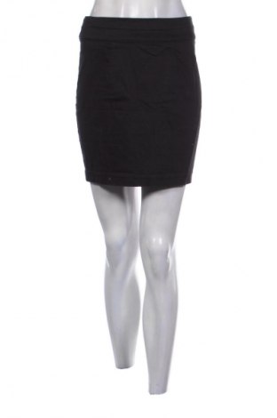 Пола H&M, Размер M, Цвят Черен, Цена 2,55 €