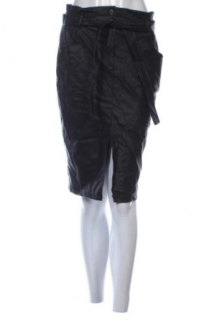 Пола NEW COLLECTION, Размер M, Цвят Черен, Цена 2,04 €