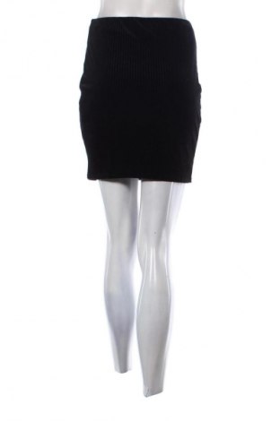 Пола New Look, Размер S, Цвят Черен, Цена 3,57 €