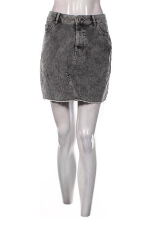 Пола ONLY, Размер L, Цвят Сив, Цена 4,60 €