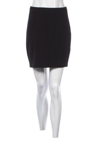 Пола Reserved, Размер S, Цвят Черен, Цена 3,06 €