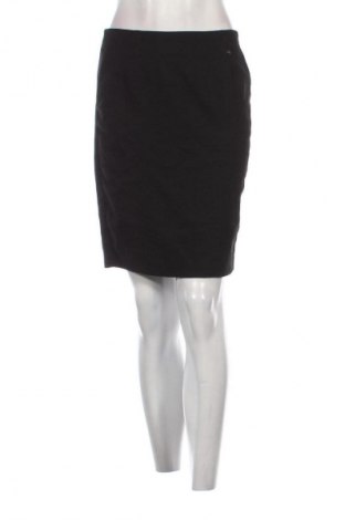 Пола Reserved, Размер S, Цвят Черен, Цена 8,18 €