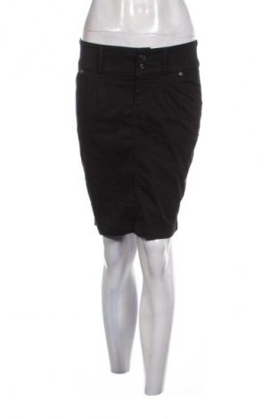 Пола Unbranded, Размер M, Цвят Черен, Цена 2,04 €