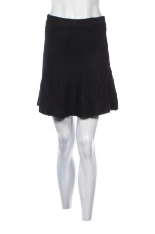 Пола VILA, Размер M, Цвят Черен, Цена 3,06 €