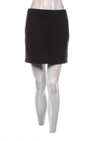 Пола Vero Moda, Размер S, Цвят Черен, Цена 2,55 €