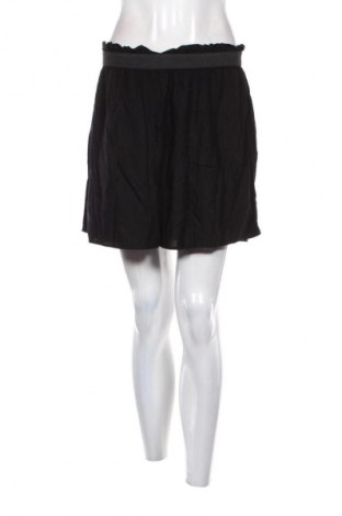 Пола Vero Moda, Размер L, Цвят Черен, Цена 2,04 €