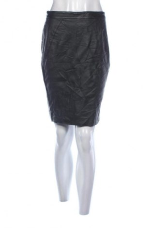 Пола Vero Moda, Размер S, Цвят Черен, Цена 3,06 €