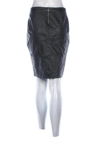 Пола Vero Moda, Размер S, Цвят Черен, Цена 3,06 €