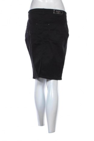 Пола Zara, Размер L, Цвят Черен, Цена 3,06 €