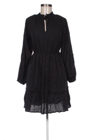 Рокля About You, Размер M, Цвят Черен, Цена 9,20 €