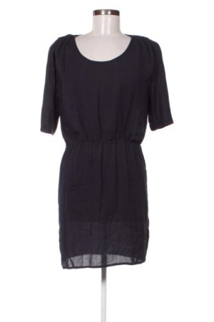 Sukienka American Vintage, Rozmiar S, Kolor Niebieski, Cena 77,99 zł