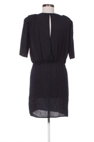 Sukienka American Vintage, Rozmiar S, Kolor Niebieski, Cena 77,99 zł