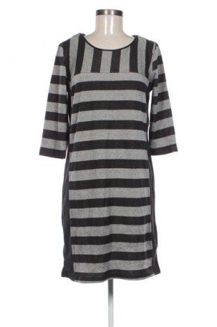 Kleid B.Young, Größe M, Farbe Mehrfarbig, Preis € 5,99